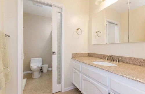 Majestic 5BR Villa with Guesthouse, Pool & Spa - Foto 22