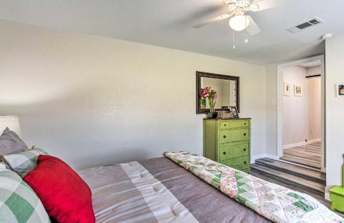 Walk to Cedar Creek Reservoir Home with Fire Pit! - Foto 12