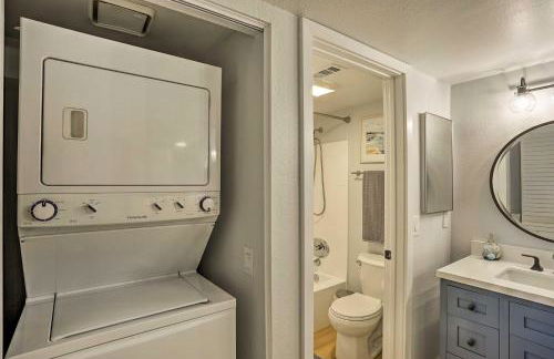 Cozy-Chic Condo Walk to Beach and Park! - Foto 19