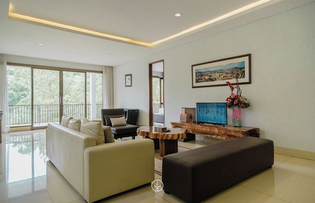 Mentari Hill View 8 BR heated pool and movie room - Photo 15