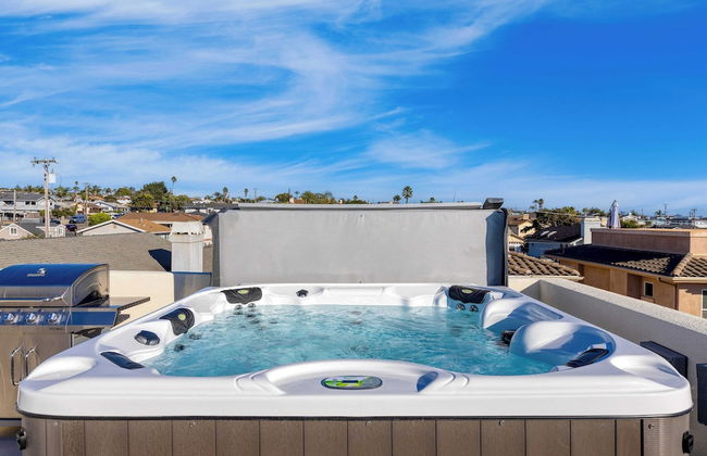 Sunset Serenity by Avantstay Rooftop w/ Hot Tub & Fire Pit, 3 Blocks to Beach! - Foto 36