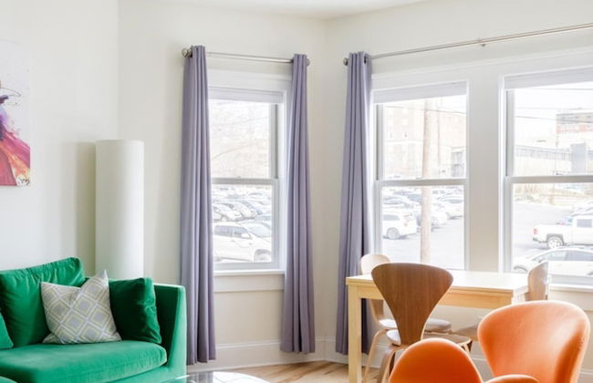 Downton Annie Apartment Two 2BD 1BA Parking - Foto 2