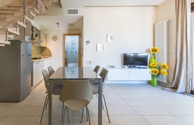 Tasso Apartments - Photo 14