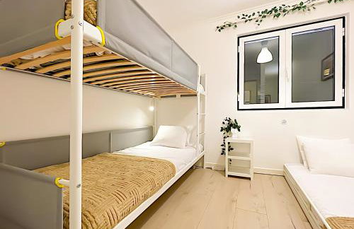 Entire 2 Bedroom Family Friendly House in Belem Lisbon 3 to 5 Guests - Photo 49