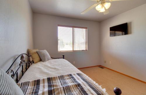 Families Welcome! Overgaard Cabin with Playground - Foto 15