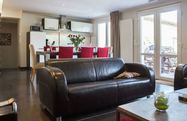 Well Kept House with Fireplace near Forest - Foto 9