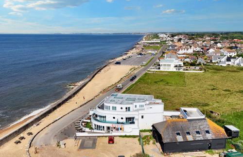The Penthouse - Marine House - Photo 29