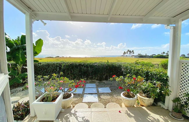 The Gem is Located a few Minutes Walk to the Gorgeous Bottom Bay Beach - Foto 8