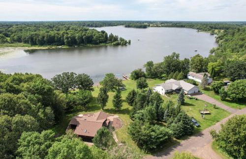 Patio, Views and Hot Tub Quiet Lakeside Cabin - Foto 42
