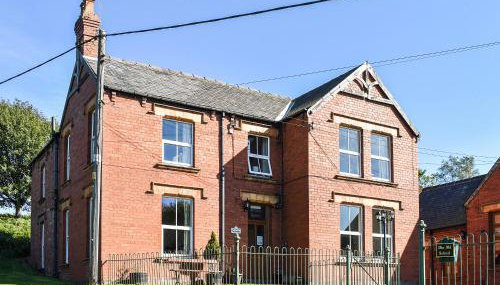 Farndale Apartment - Photo 2