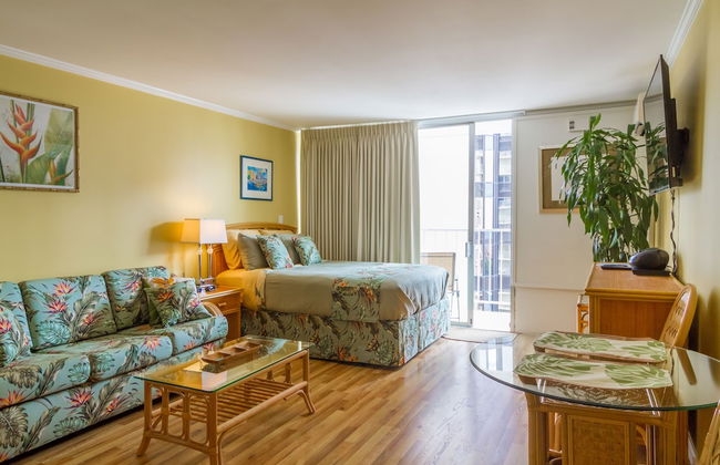 Tropical Studios at Marine Surf Waikiki - Photo 5