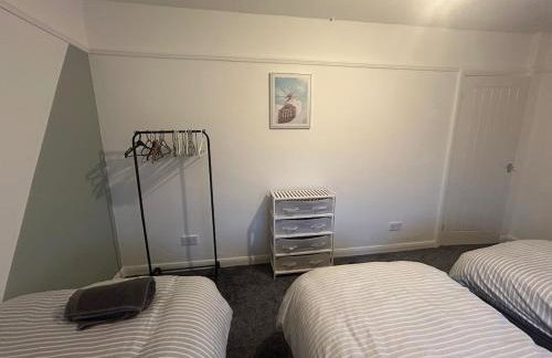 Contractor Friendly Spacious 3 Bed With Private Parking - Foto 21