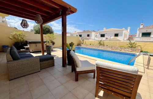 V4 moderno com Piscina - Burgau - Foto 13