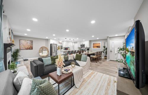 Entire Private Home with 3 Bedrooms 2 Bathrooms, Hot Tub, Garage, King Bed, Available Now - Foto 38