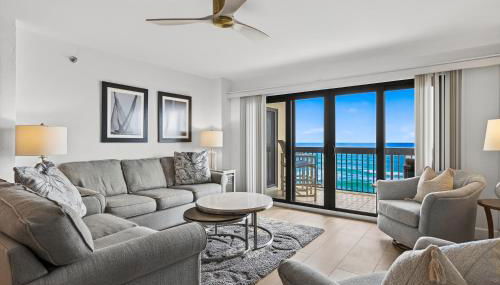 Luxury direct oceanfront corner with a large private balcony, heated pool and garage - Photo 2