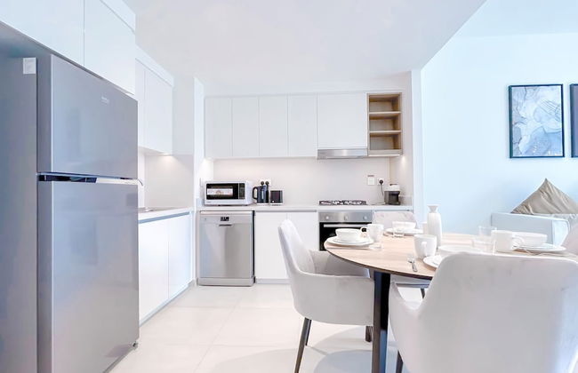 Luxury 2B in Downtown Views Balcony and Burj View - Photo 8