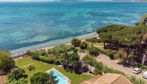 Beachfront- Private pool and design - Foto 2