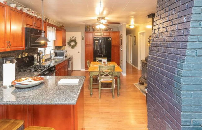 Amazing Hiking Cozy Home Close to Mountns Fireplace - Foto 15