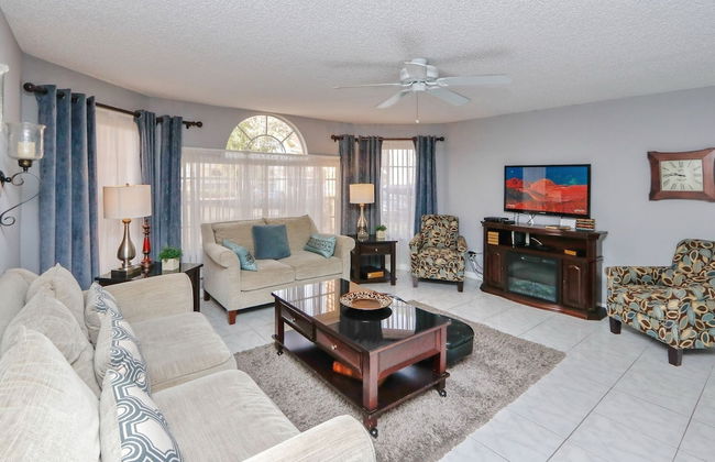 Near Theme Parks! Potter's Castle! Gorgeous, 3 BR's, Sleeps 8, Pool! - Foto 16