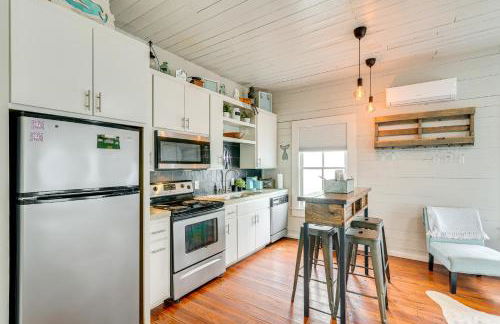 1 Mi to Dtwn Home with Fenced Yard in Galveston! - Foto 2