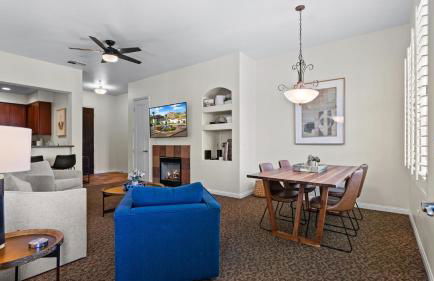 LV105 Upstairs 1 Bedroom Overlooking the Pool - Photo 8