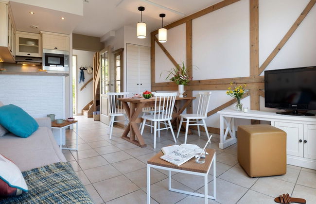 Terraced House in Residence & Spa With Common Pool and Sauna, Houlgate - Foto 4