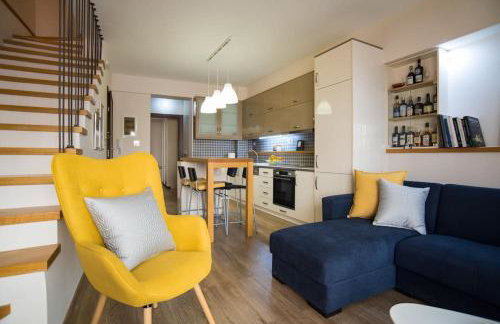 Modern, Stylish Maisonette - Photo 1