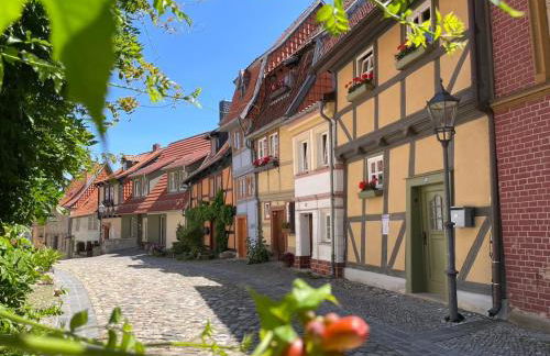 Mittelalterdomizil mit Balkon und Parkplätzen - Foto 1