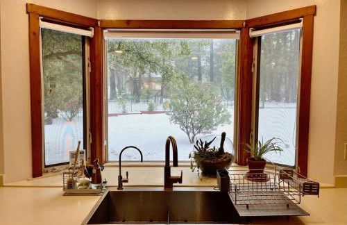 Serene and Magical Cabin w/Barrel Sauna and Fireplace - Foto 27