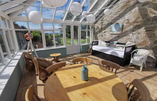 Cosy, Coastal Retreat with a Large Garden - Photo 10