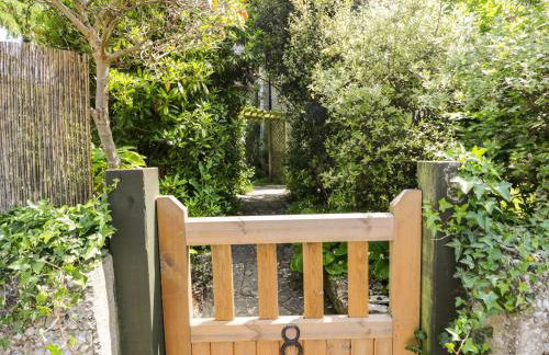 Molly's Place - Photo 33