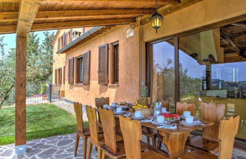 Villa San Lorenzo - Hilltop Villa With Private Pool, Jacuzzi & AirCO - Photo 33