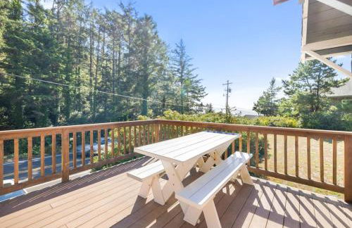 Historic Oceanside Cabin with Peek-a-boo views dog friendly - Foto 7