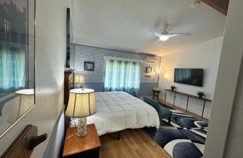 6 bedrooms! Family friendly! Spacious! PNW Rustic! - Photo 12