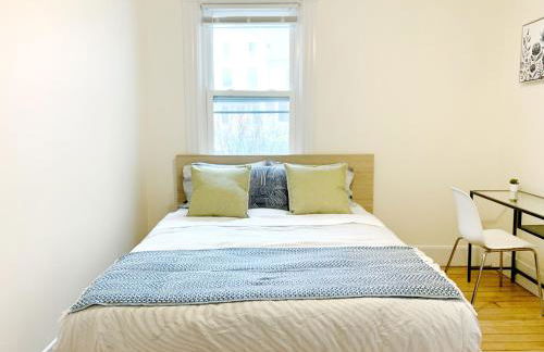 Best Location At Harvard University! 4 Bedroom Apartment! Two Units Available! - Foto 5