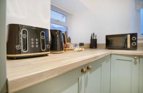 NEW! Luxurious Cottage in Durham by Stay With Us, Ideal for Large Groups & Families, Hot Tub, Sleeps 10! - Foto 24