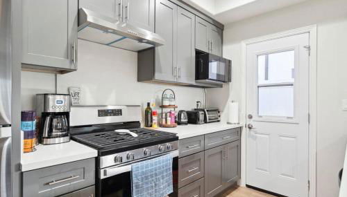 Incredible Value for 12 guests, New 3BR Home by Disneyland, Knott's, Beach - Foto 5