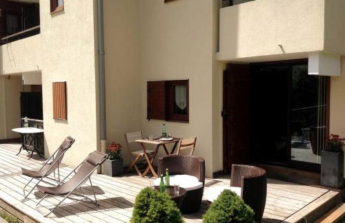 Appartement domaine la Clusaz Manigod avec terrasse sur les pistes de ski - Photo 1