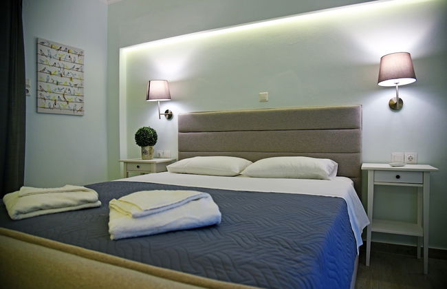 Castello Apartments - Photo 9