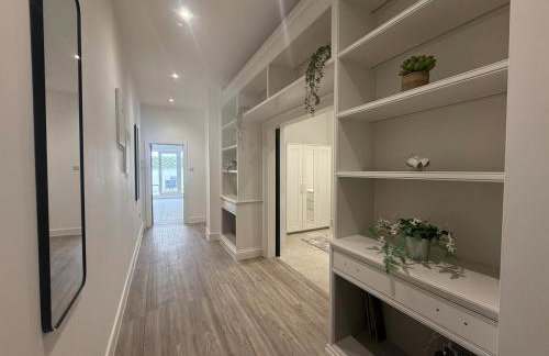 Stylish 3 bed spacious flat - Foto 6