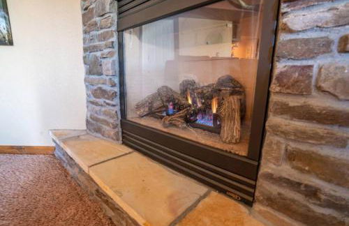 Bear Creek Lodge - Spa - Fire Table - 3min to Trails - Foto 35