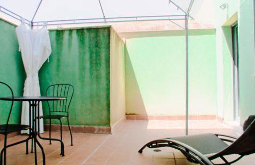 Urban Manesa city center apartment with private patio - Foto 13