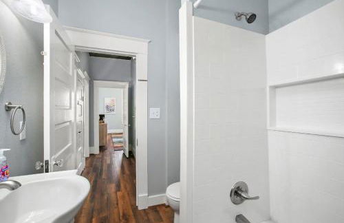 Sunrise Serenade Fabulous Location with Beautiful Ocean View - Foto 27