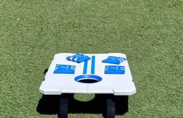 Tropical Desert Oasis Phoenix 5BR 3Bath with Outdoor Tiki Bar & BBQ - Photo 36