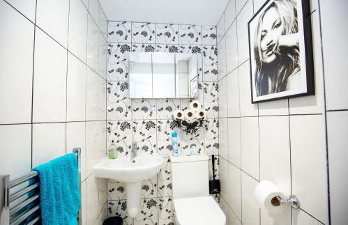 Marketplace Glastonbury - Photo 59