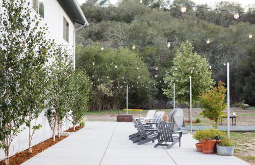 Mid Century Modern Family Home On 25 Acres! - Foto 45