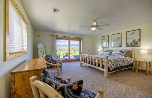 Mountain View Home w/Hot Tub - Close to Downtown! - Foto 7