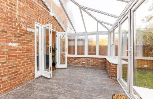 5 Bed House Heathrow Egham Virginia Water Sleeps 7 or Up To 8 If Sharing Beds, Mid To Long Term Bookings Welcome - Foto 8