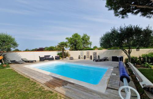 Villa avec Piscine à 15 min de La Rochelle, Proche Plages et Commerces - FR-1-706-13 - Foto 2