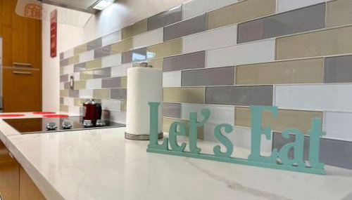 Relaxing Retreat 2BR Oasis with Pool and Outdoor BBQ - Foto 4